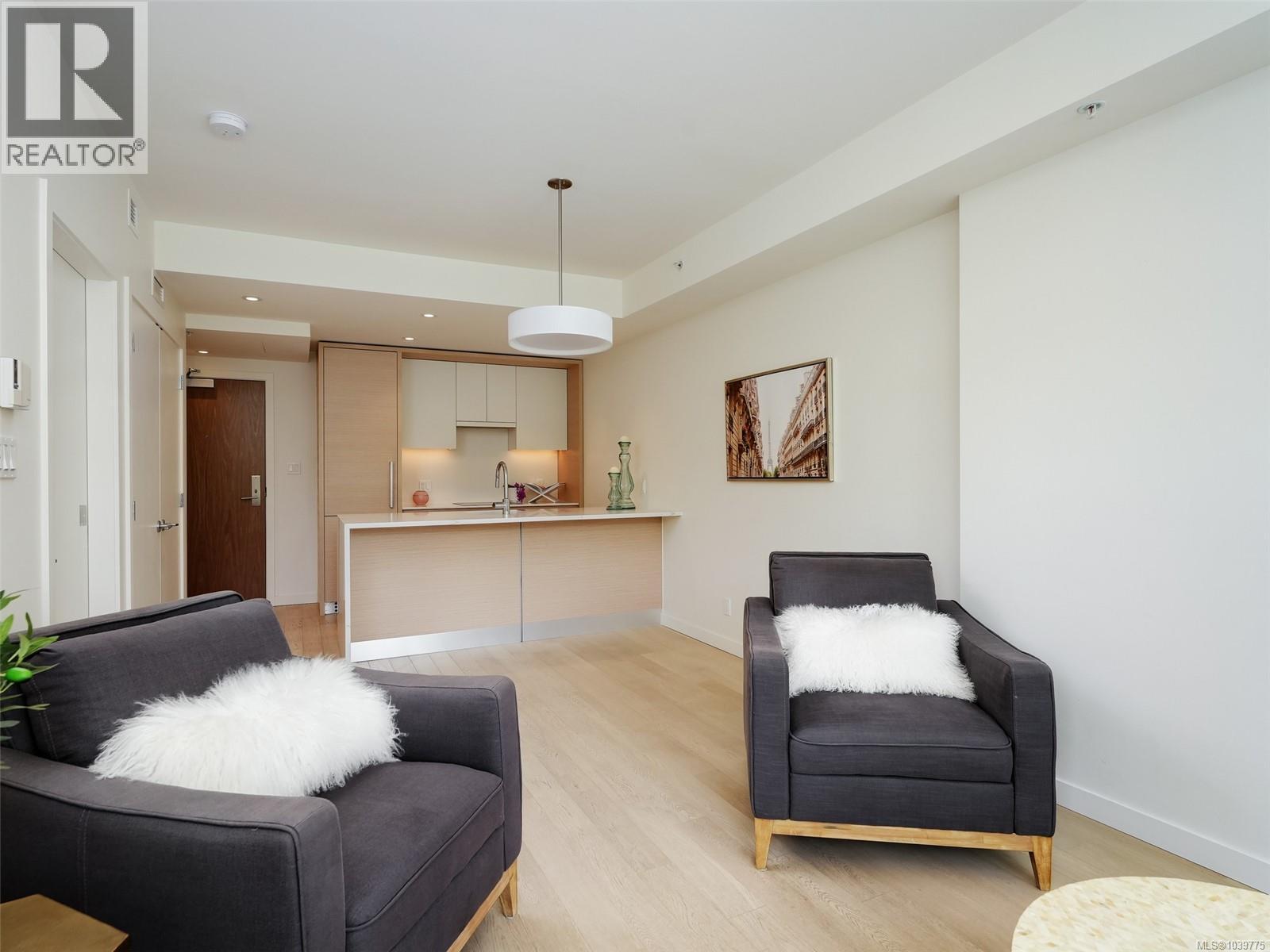 #206 530 Michigan St N - 5