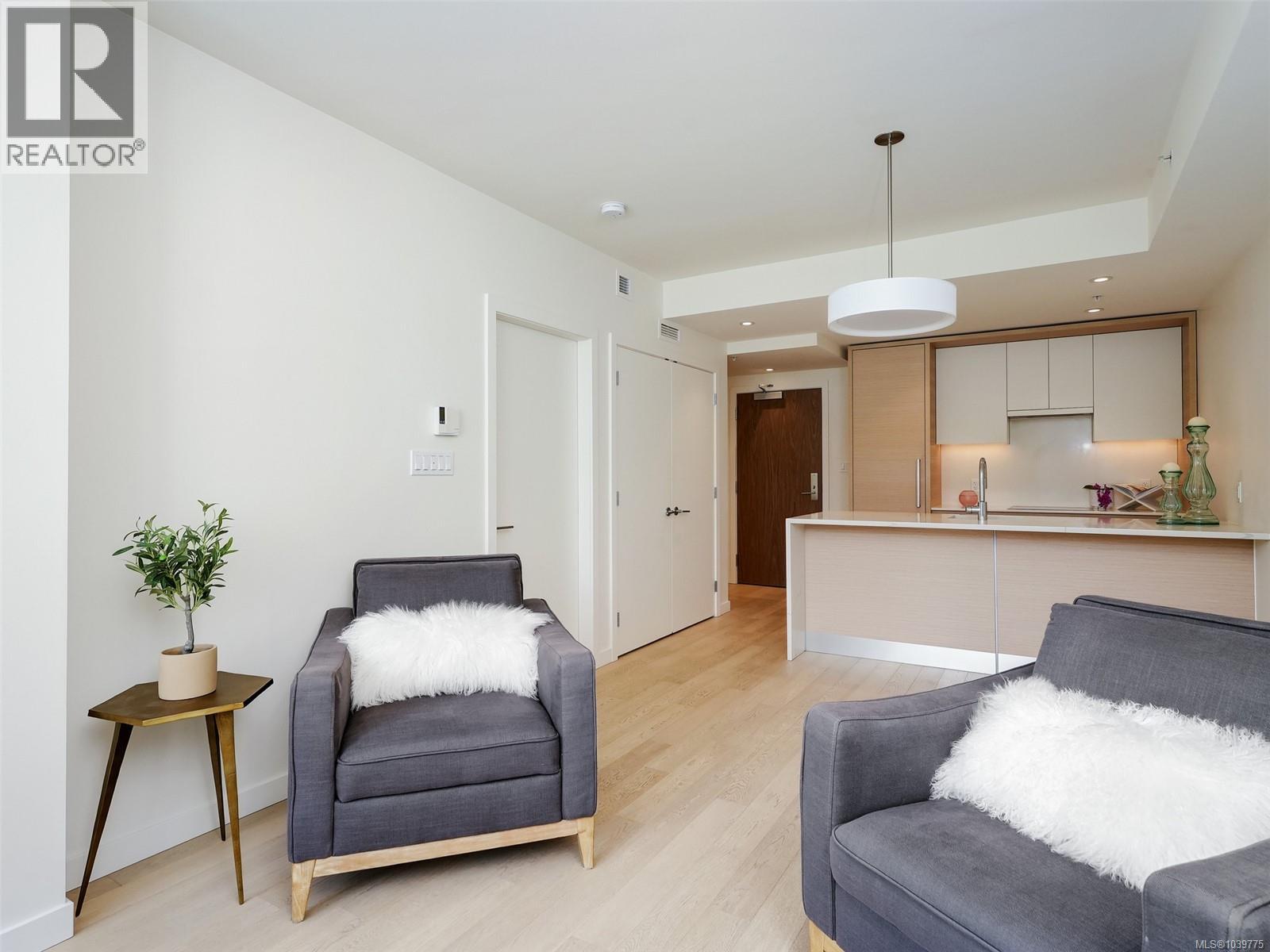 #206 530 Michigan St N - 6