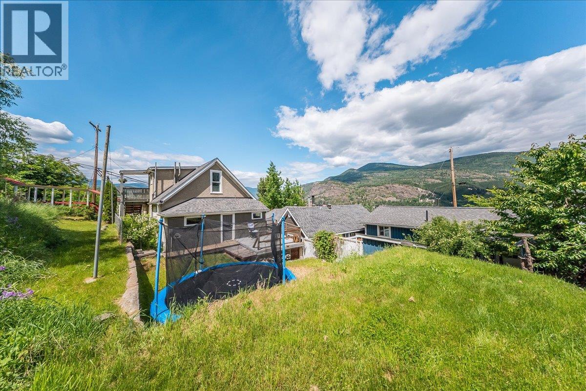 542 SPOKANE Street - 43