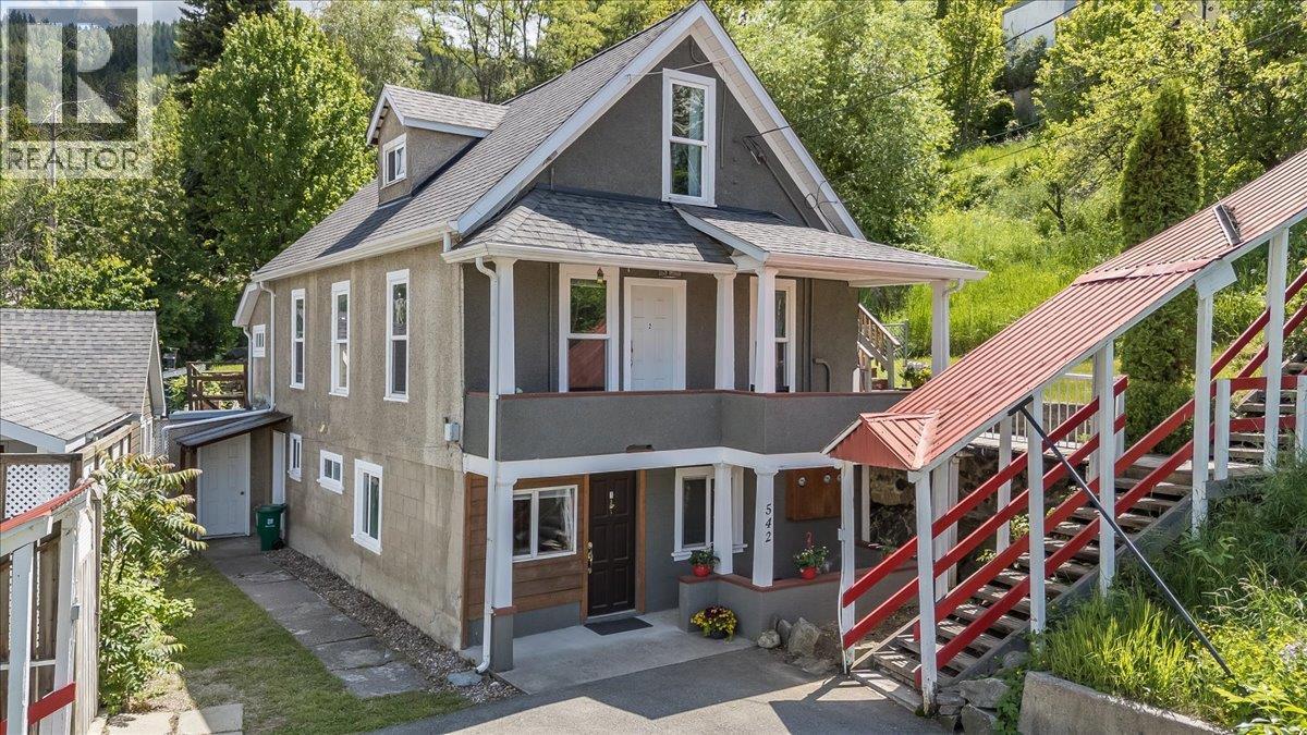 542 SPOKANE Street - 1