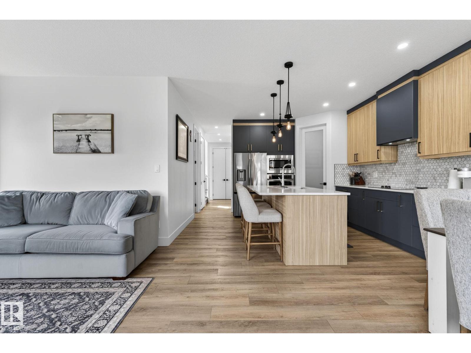 34 KIWYCK LI — photo 10
