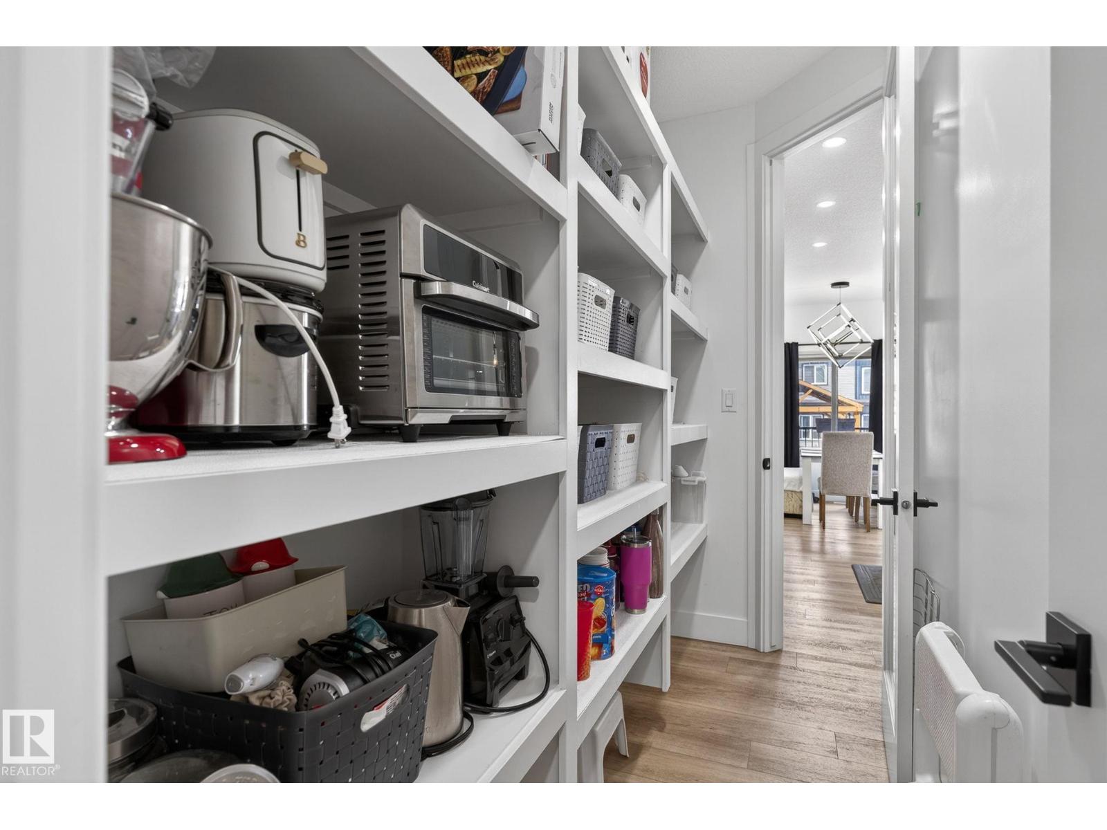 34 KIWYCK LI — photo 15