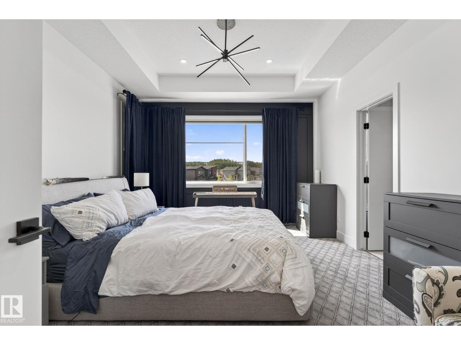 34 KIWYCK LI — photo 19