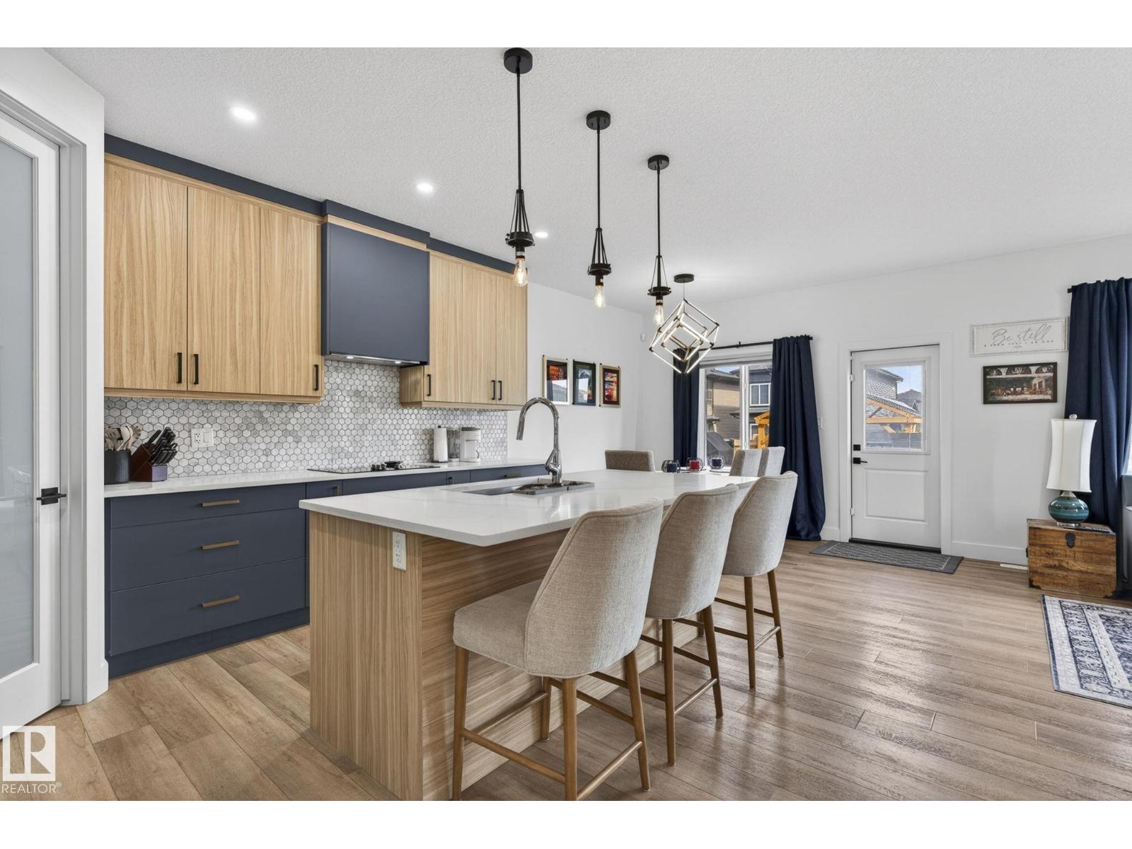 34 KIWYCK LI — photo 7