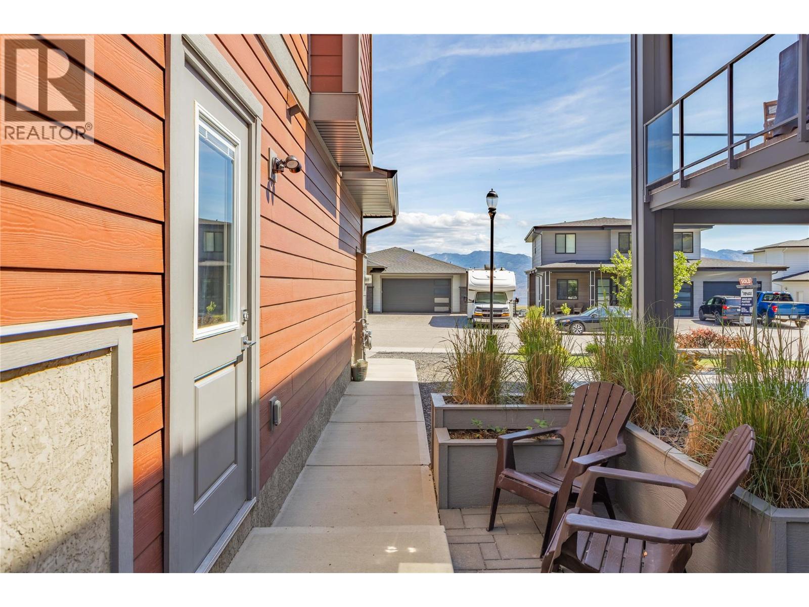 2596 Crown Crest Drive - 27