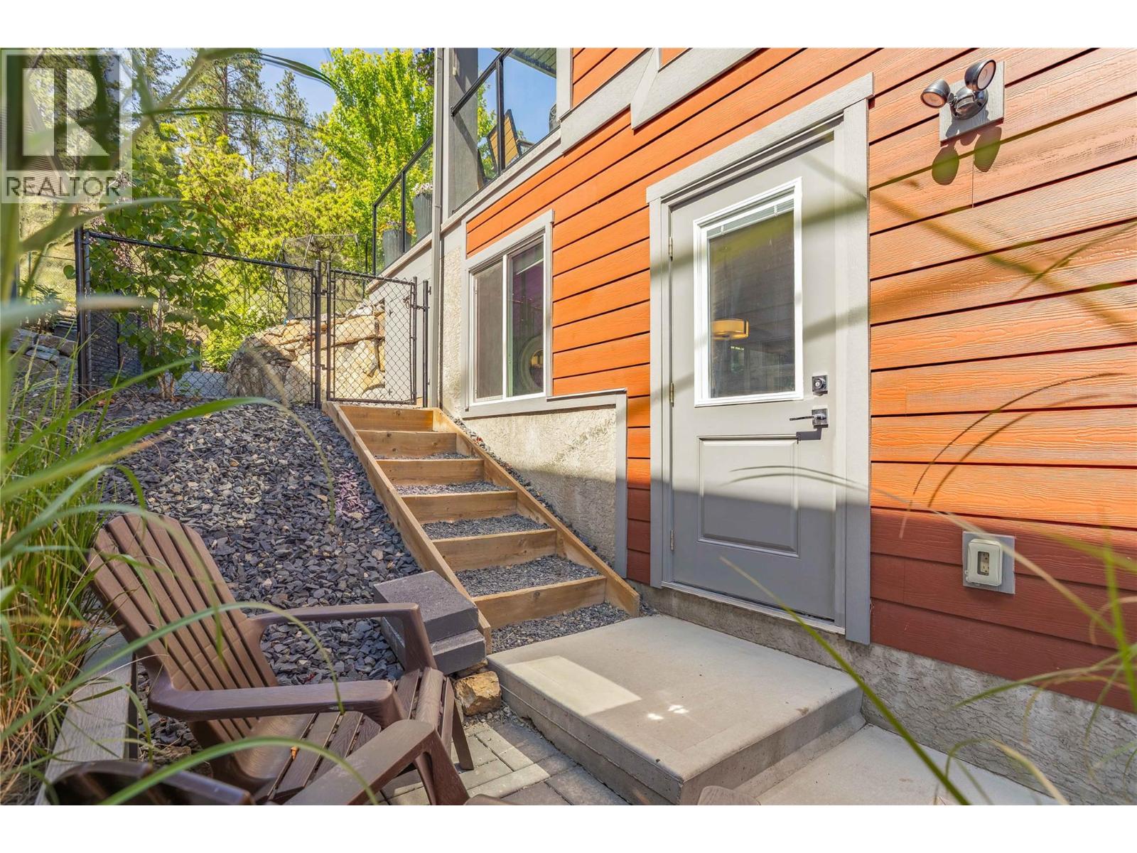 2596 Crown Crest Drive - 26