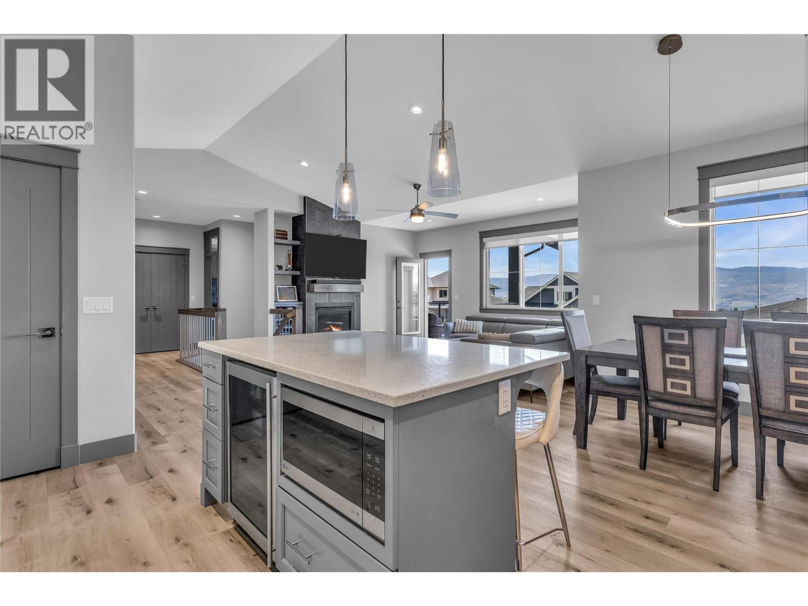 2596 Crown Crest Drive - 14