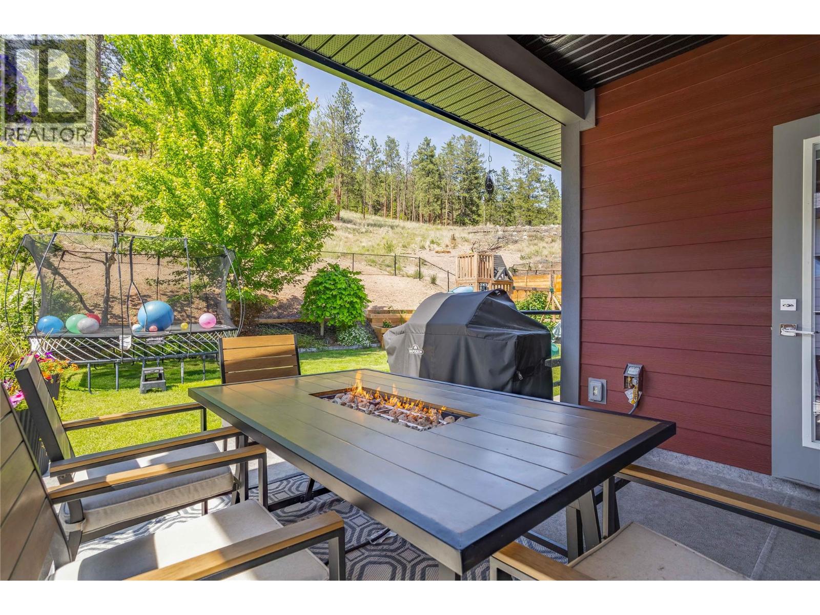 2596 Crown Crest Drive - 23