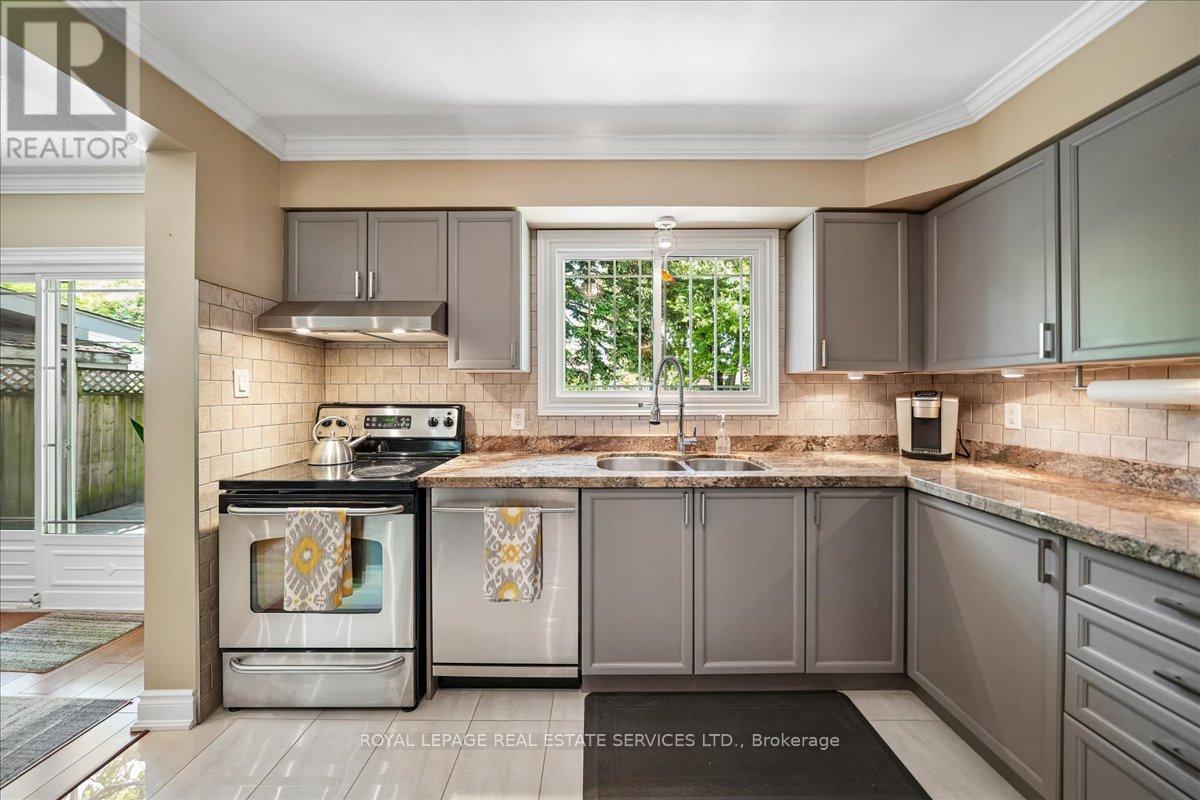 987 SIERRA BOULEVARD - 17
