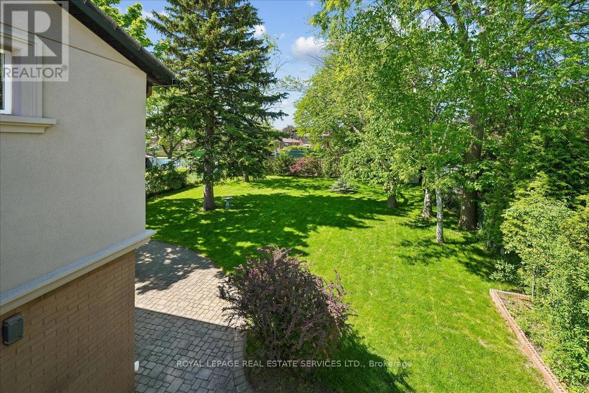 987 SIERRA BOULEVARD - 45