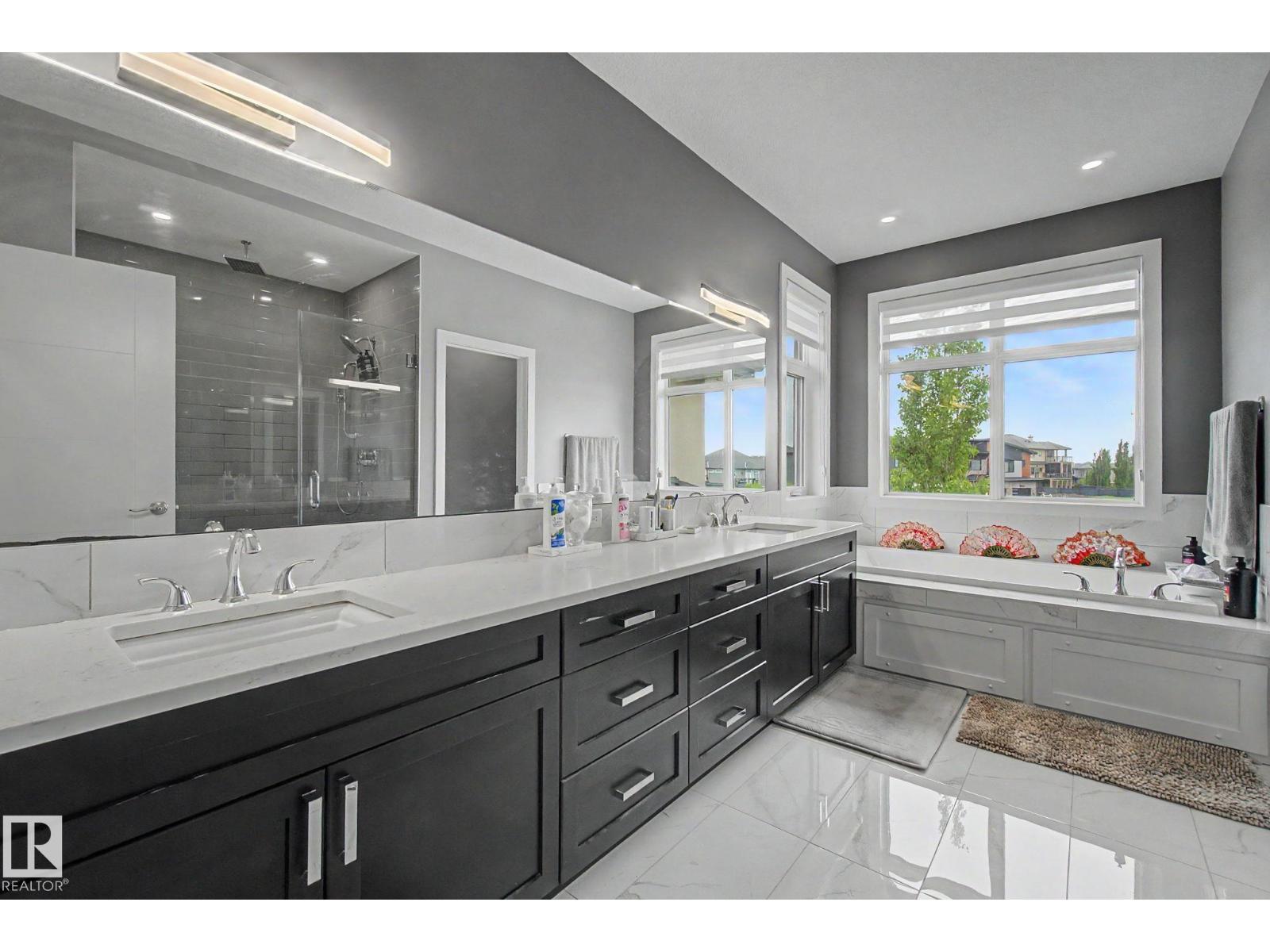 3036 59 AV NE - 41