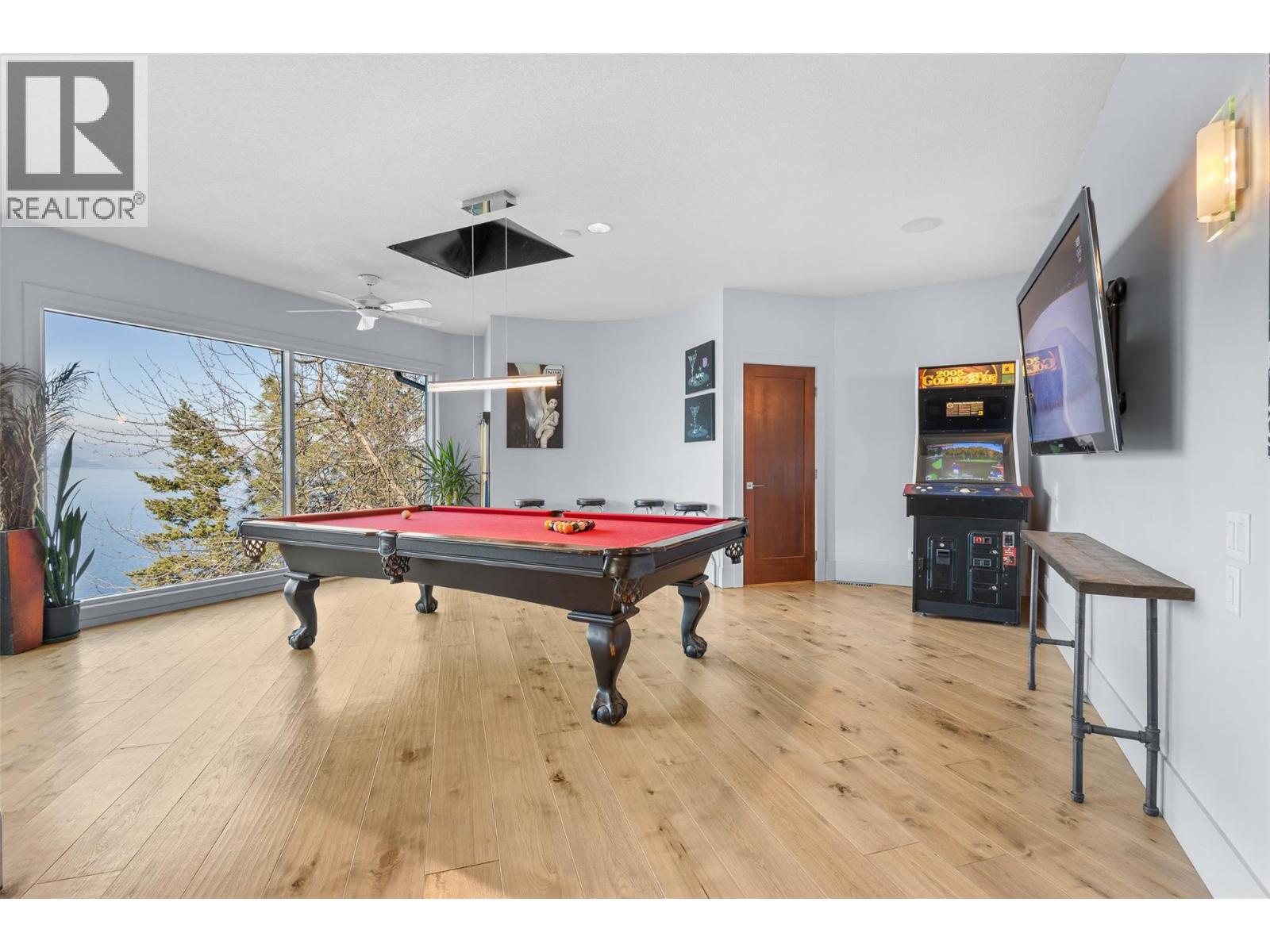 2100 Dewdney Road - 33