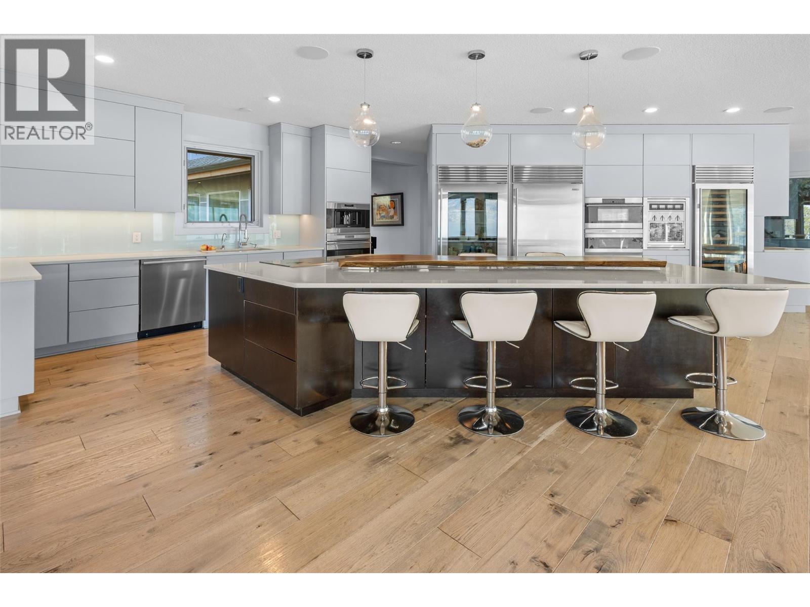 2100 Dewdney Road - 9