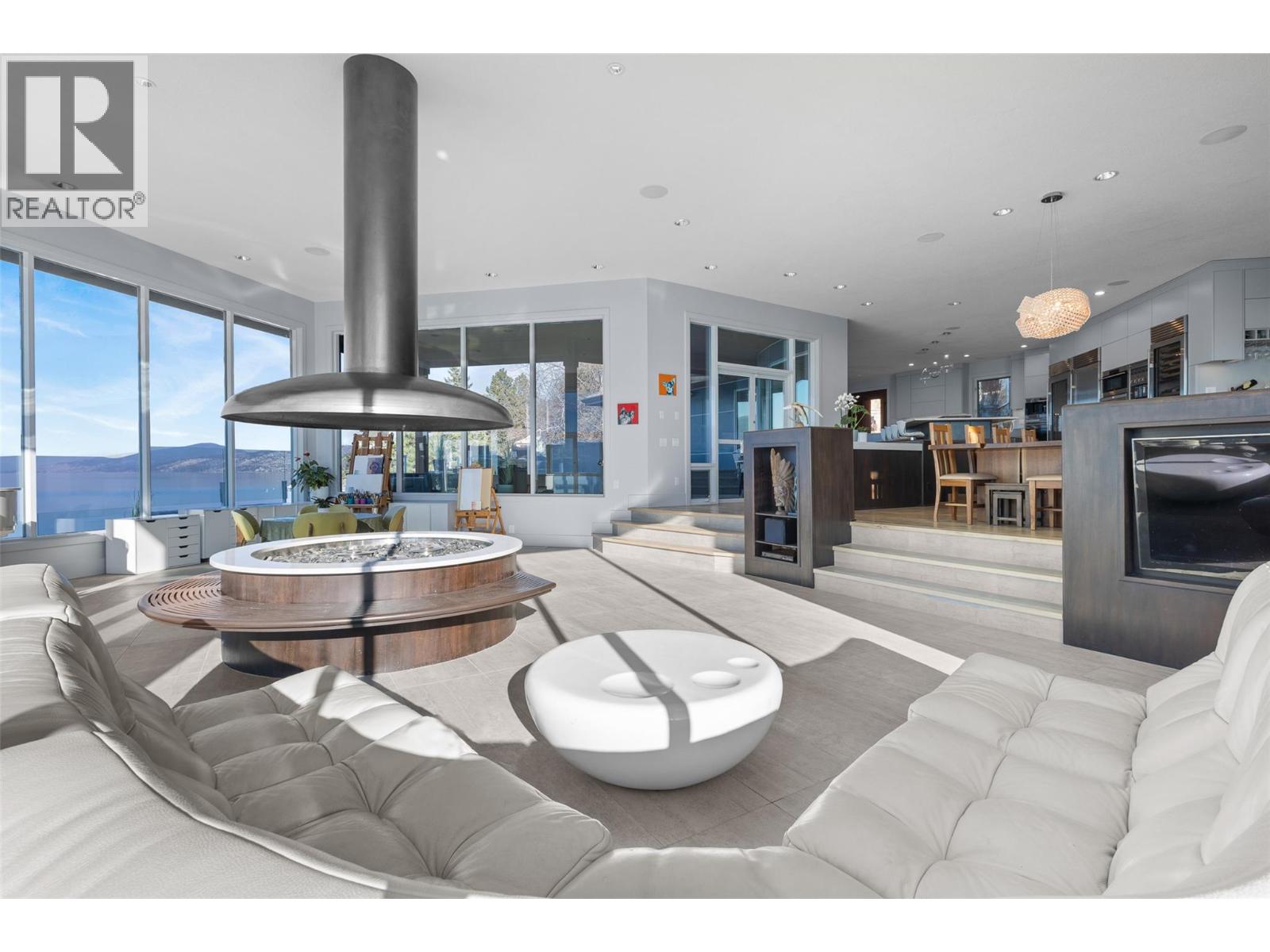 2100 Dewdney Road - 20