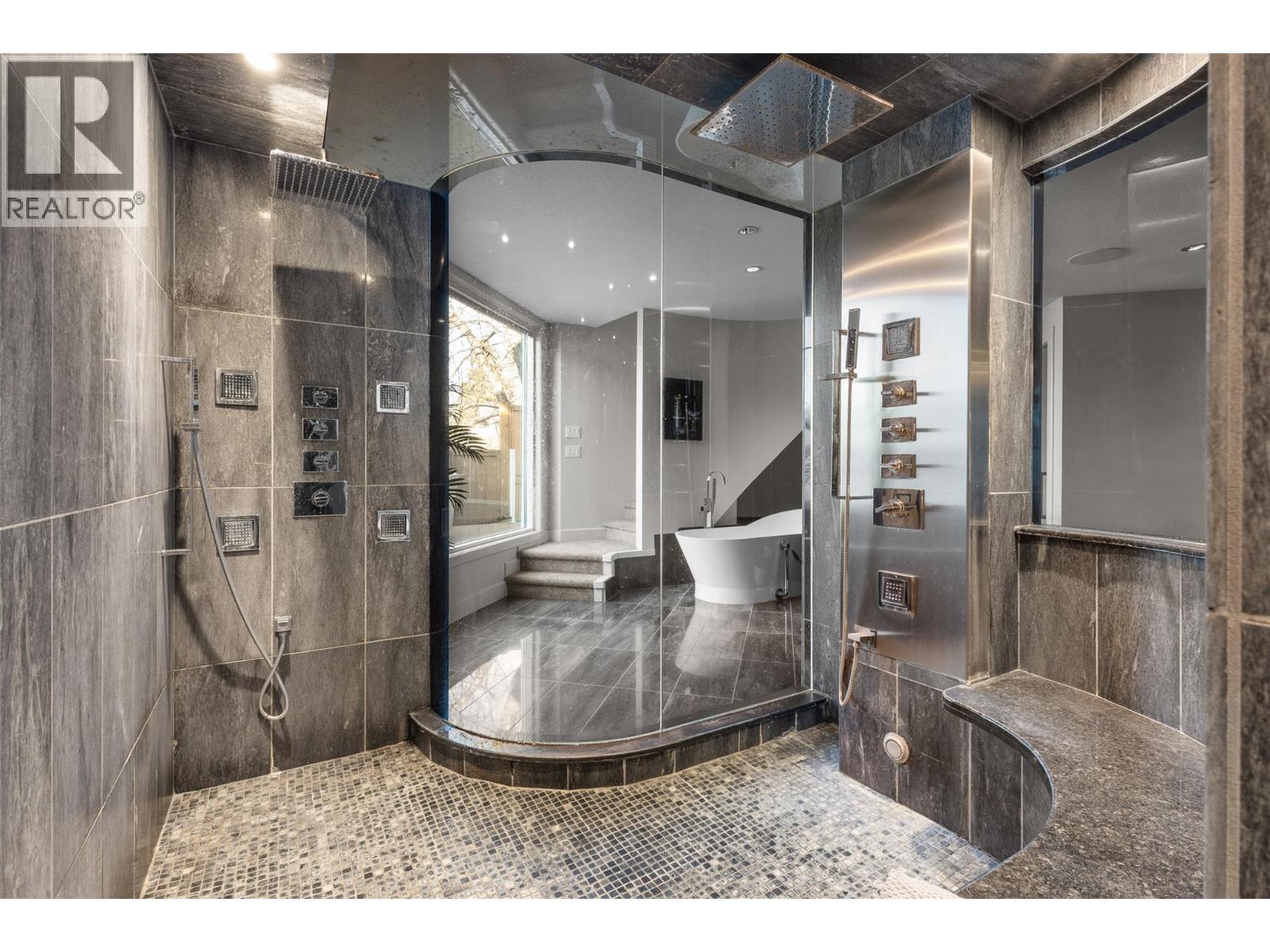 2100 Dewdney Road - 38