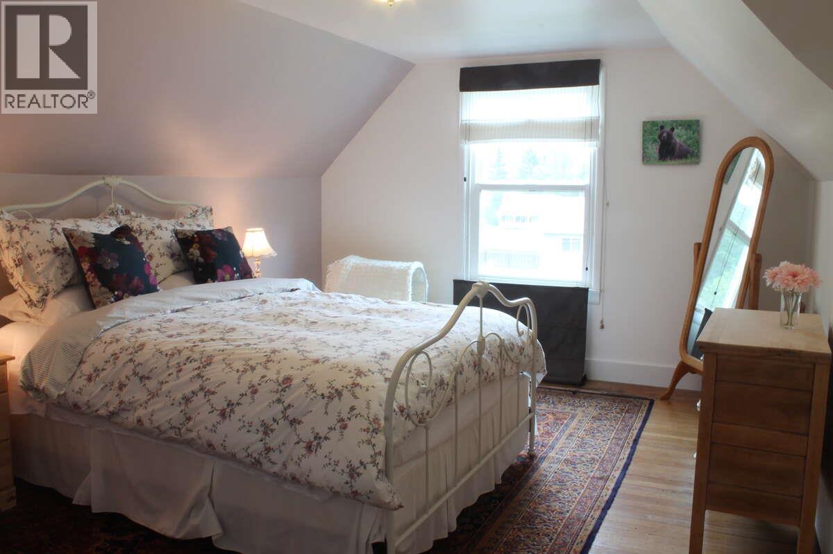 301 8TH AVENUE - 7