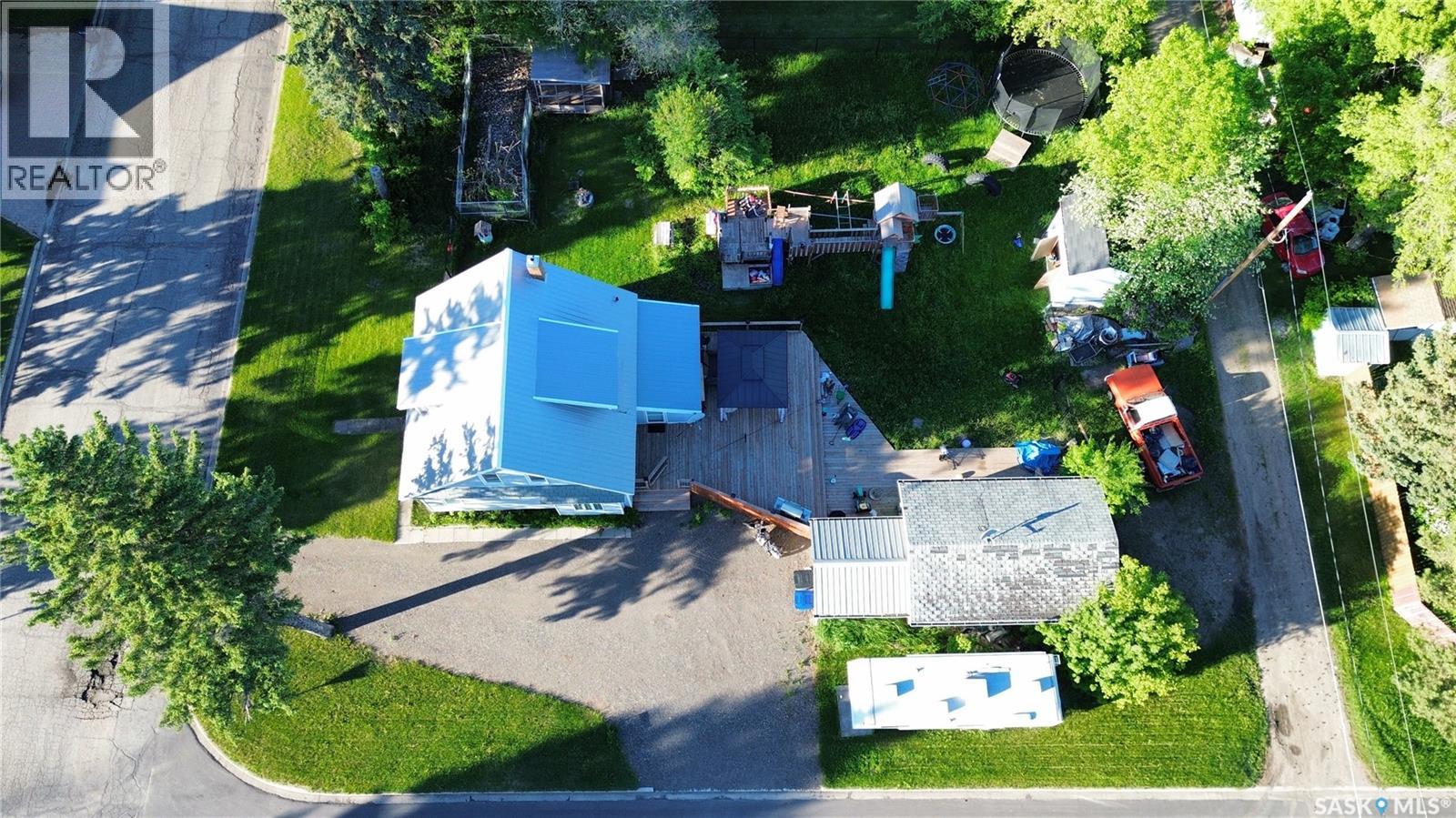 301 Pelly STREET - 3