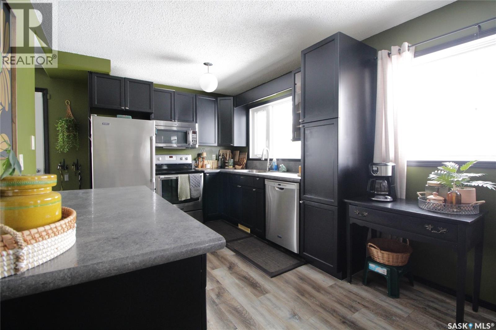 1110 Robin AVENUE - 3
