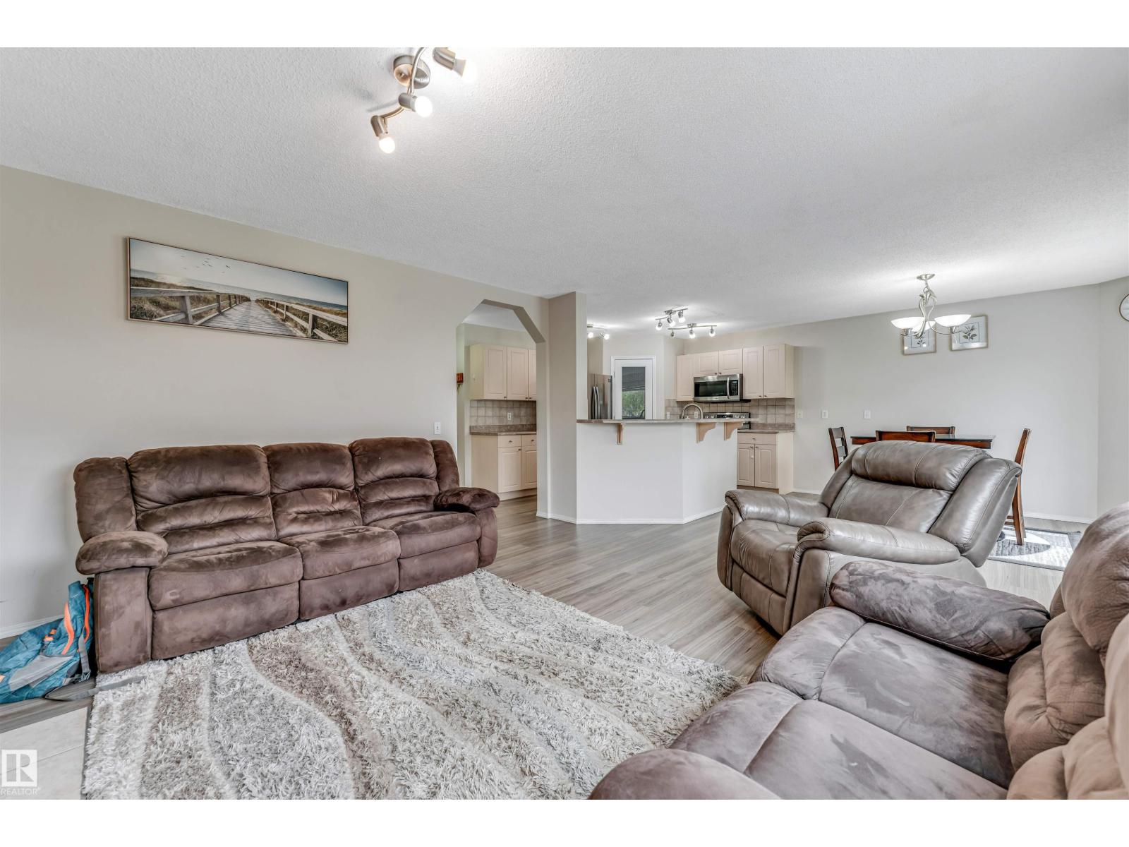 3311 21 ST NW - 8