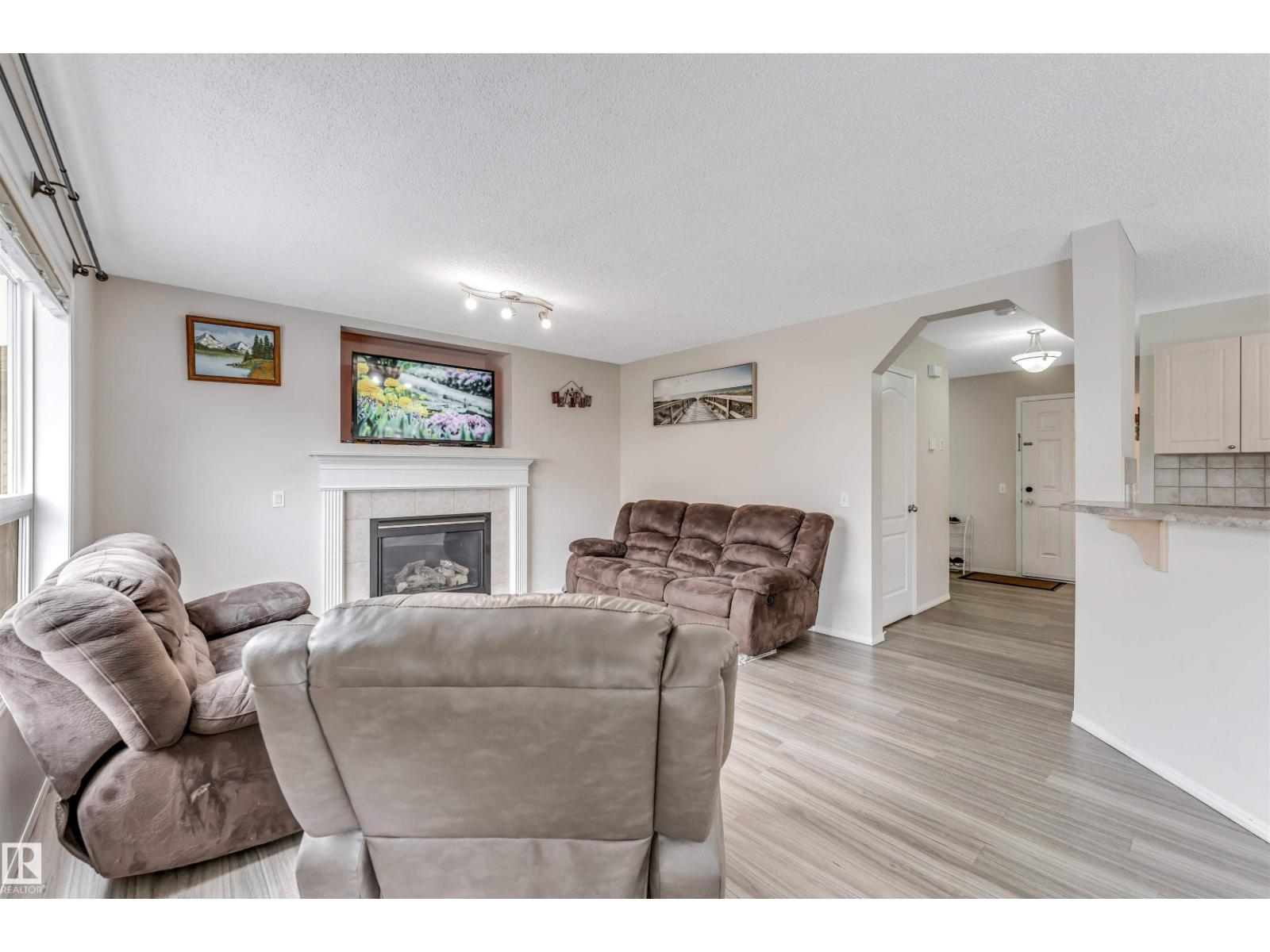 3311 21 ST NW - 9