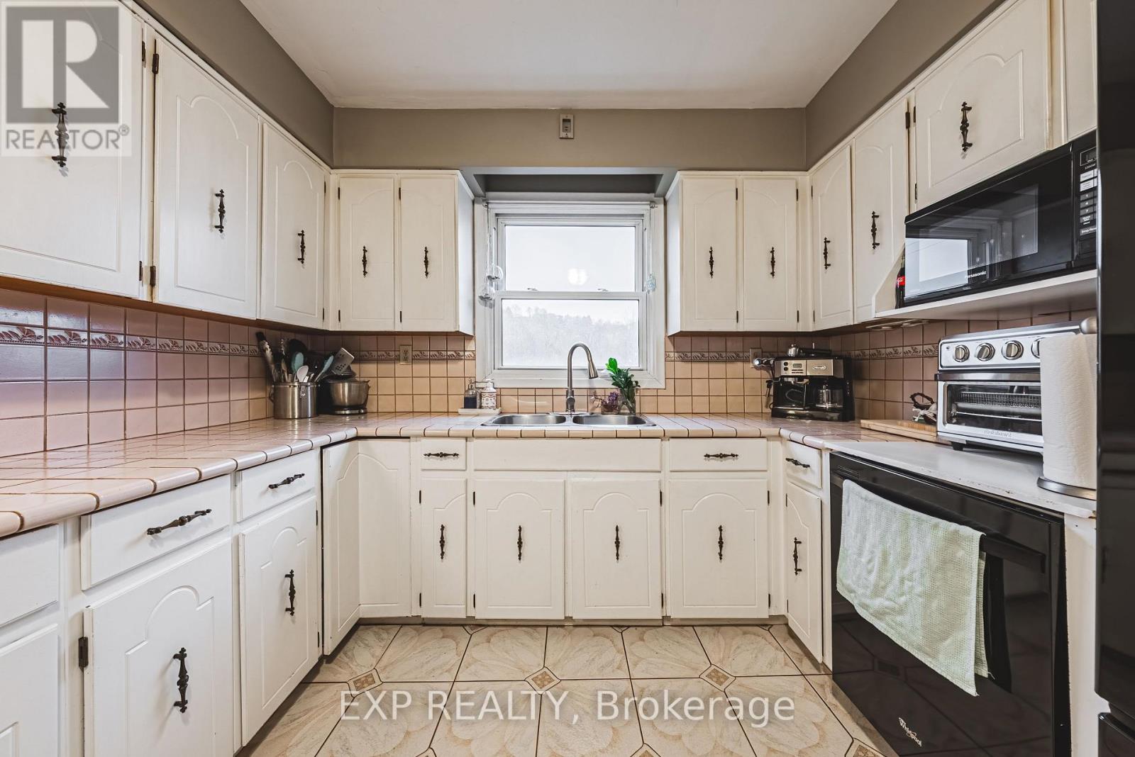 70 WEBSTER ROAD - 16