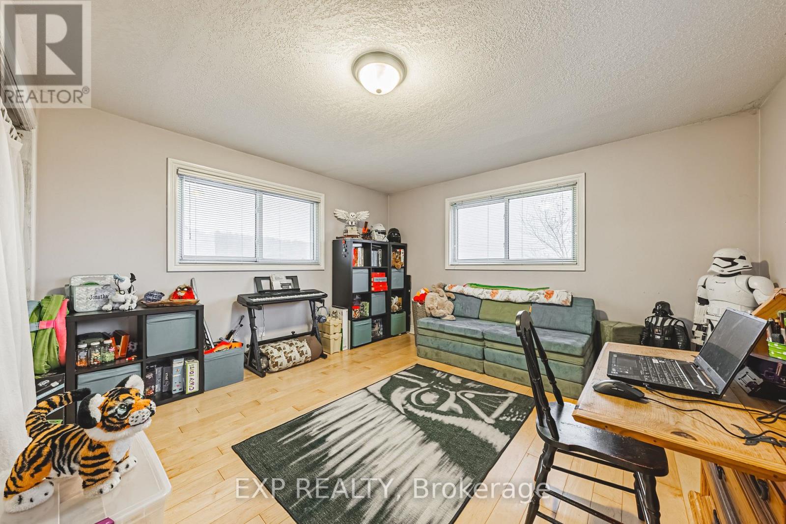 70 WEBSTER ROAD - 32