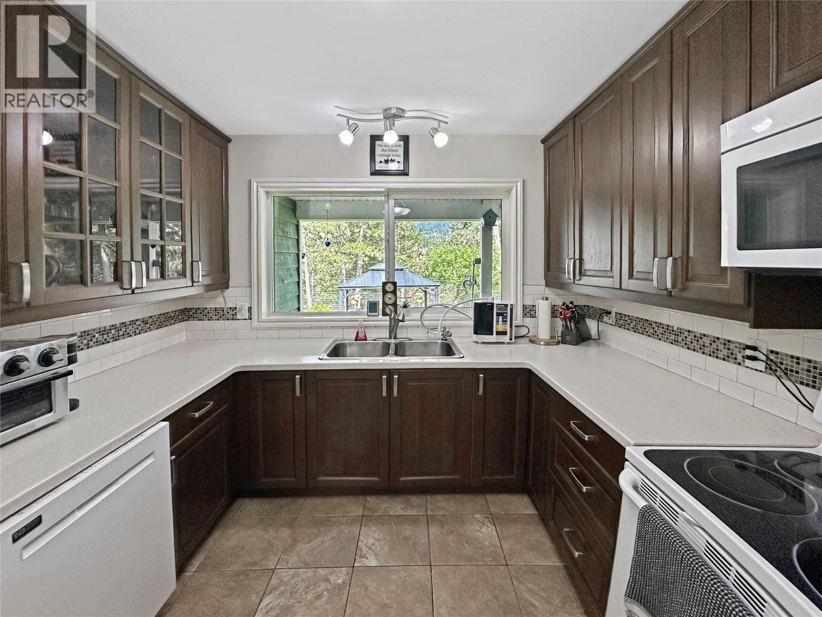128 Edgewood Drive, Princeton