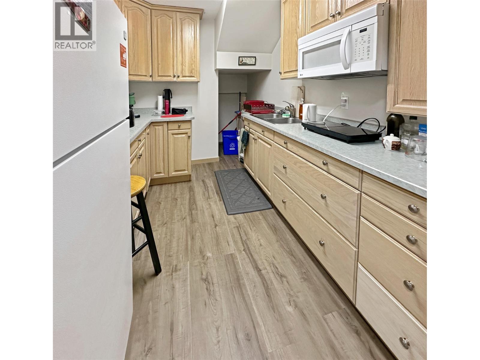 128 Edgewood Drive, Princeton