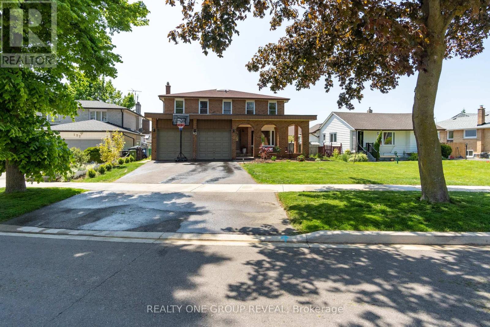124 BATHGATE DRIVE - 1