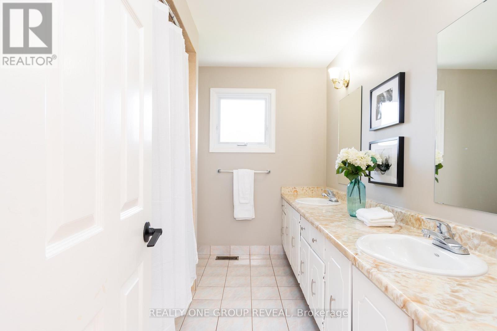 124 BATHGATE DRIVE - 21