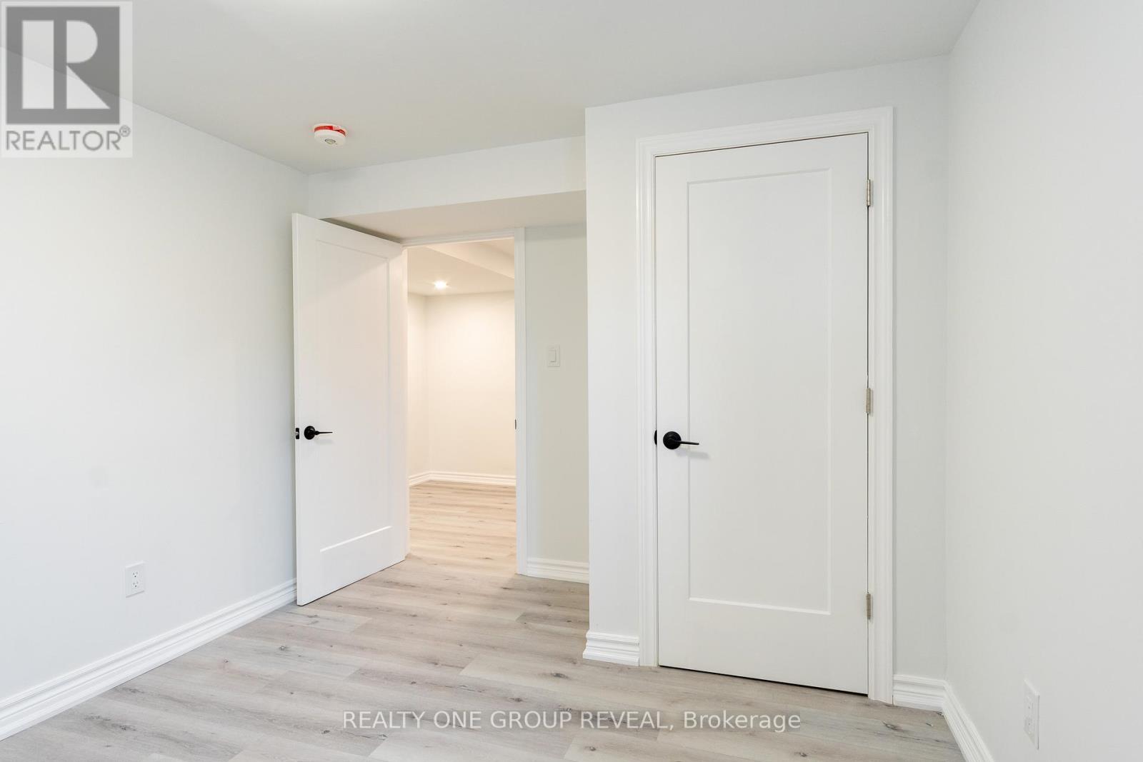 124 BATHGATE DRIVE - 35