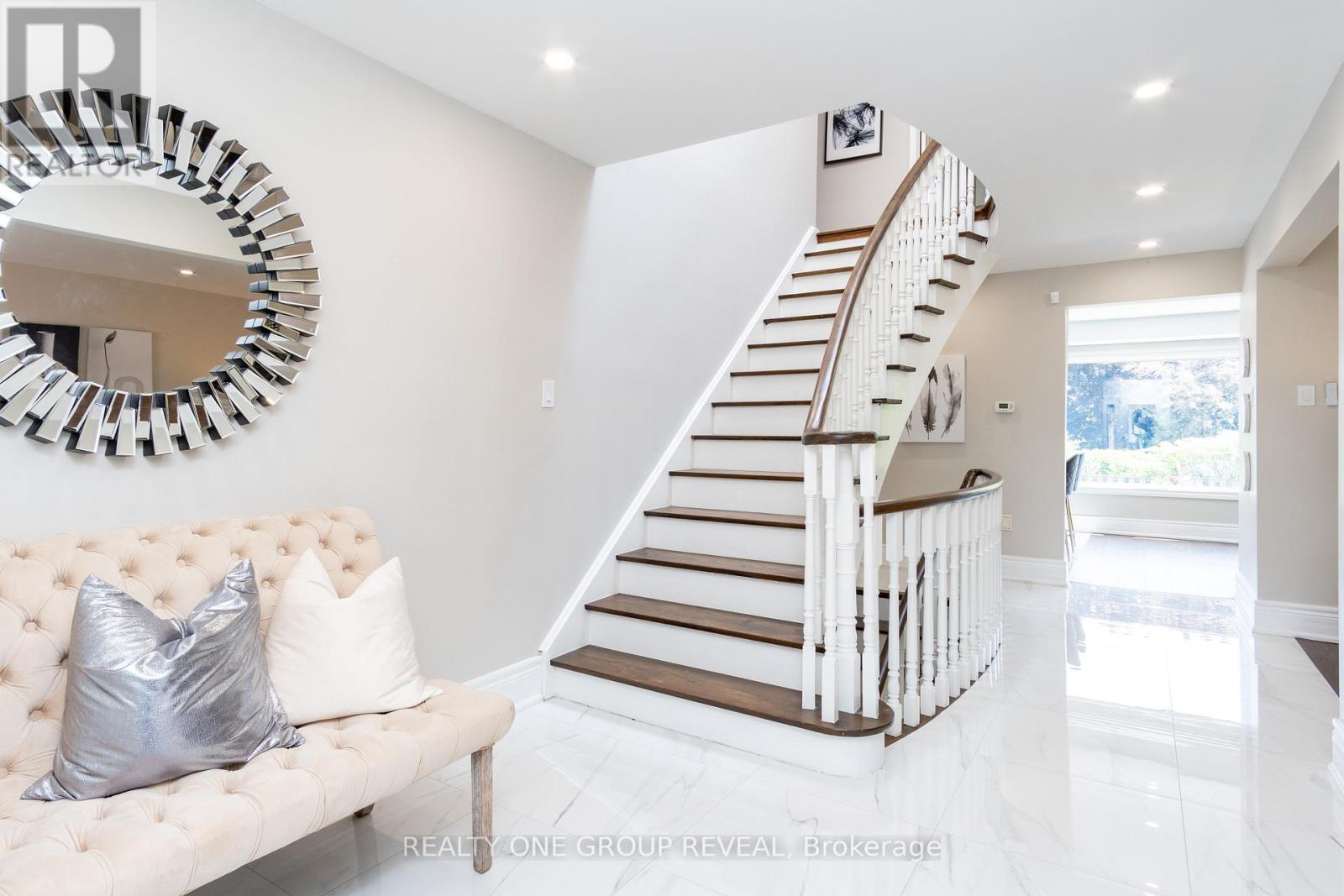 124 BATHGATE DRIVE - 4