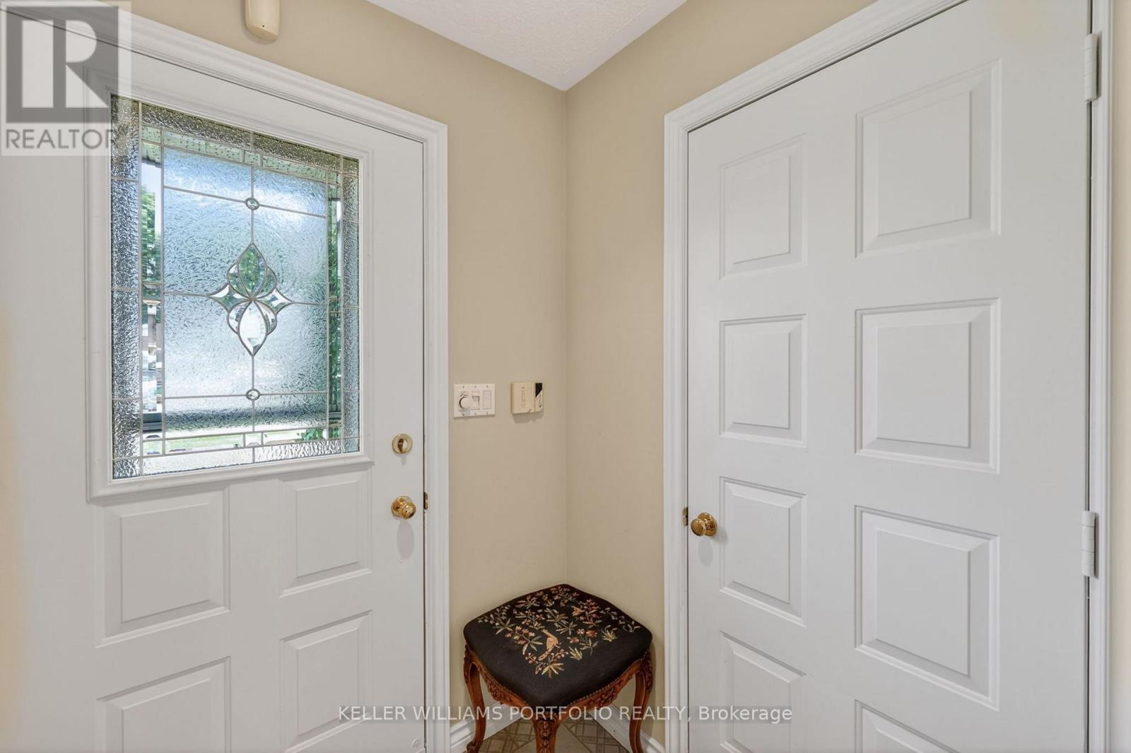 #36 696 KING STREET - 21