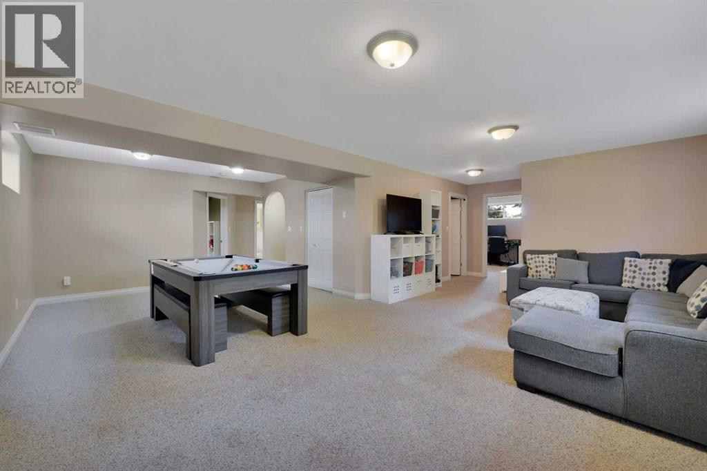 1 Spruce Close — photo 24