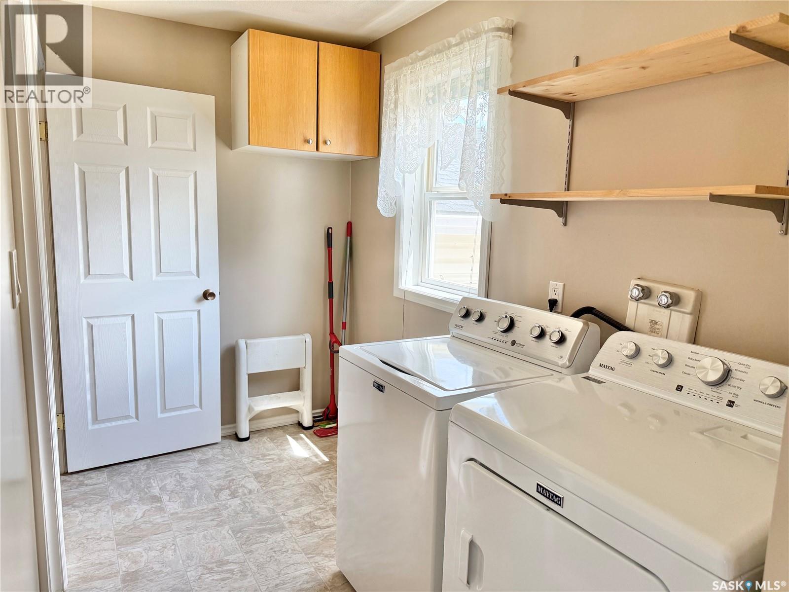 125 2nd STREET E - 13