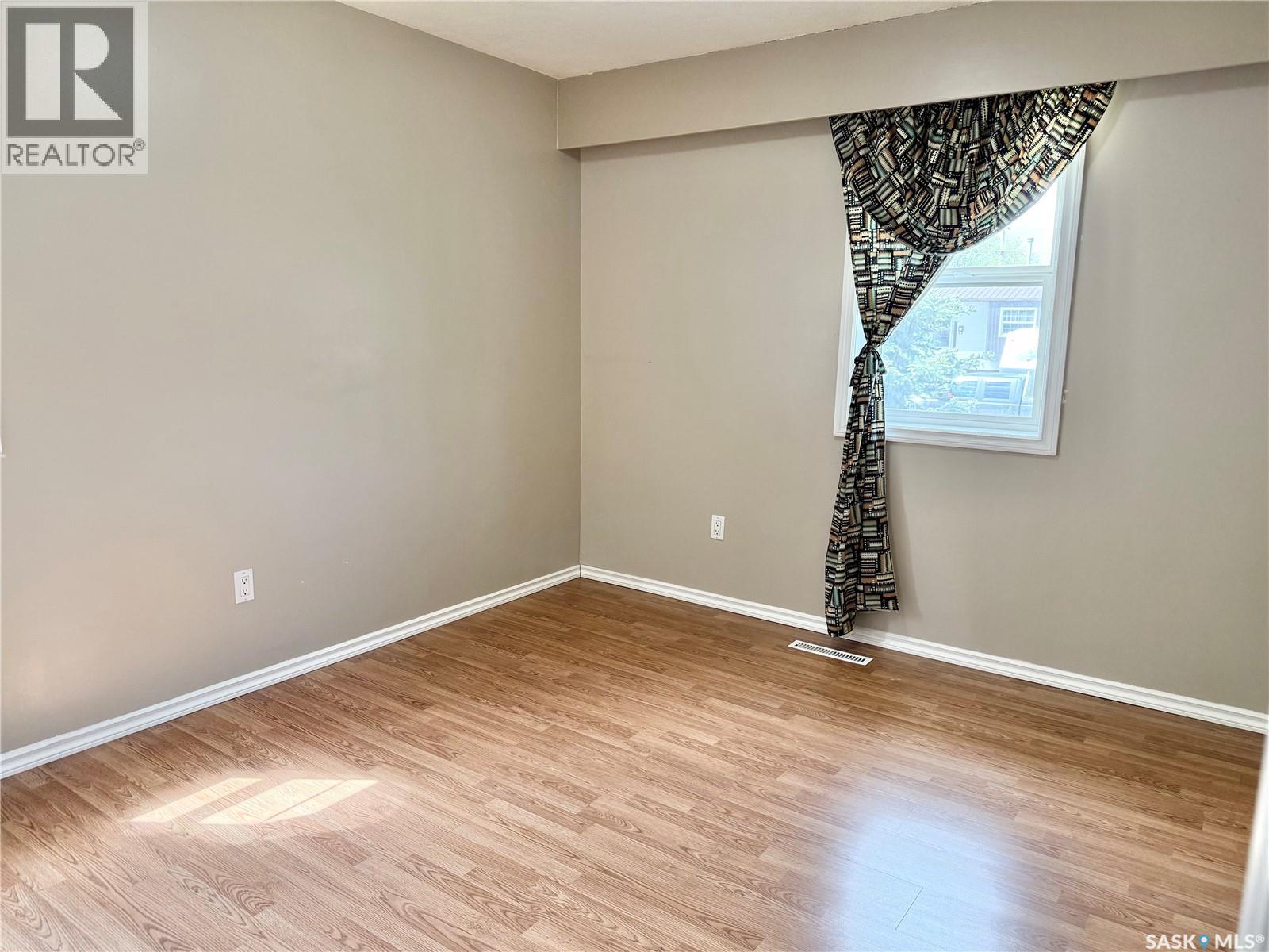 125 2nd STREET E - 22