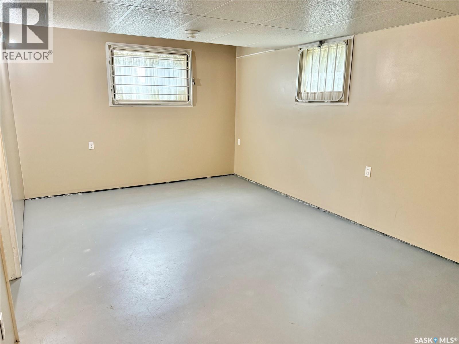 125 2nd STREET E - 28