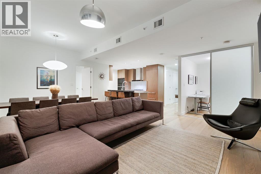 #104 128 Waterfront Court SW - 13