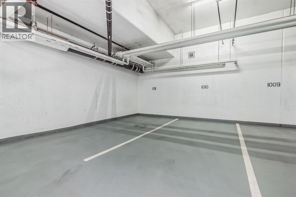 #104 128 Waterfront Court SW - 35