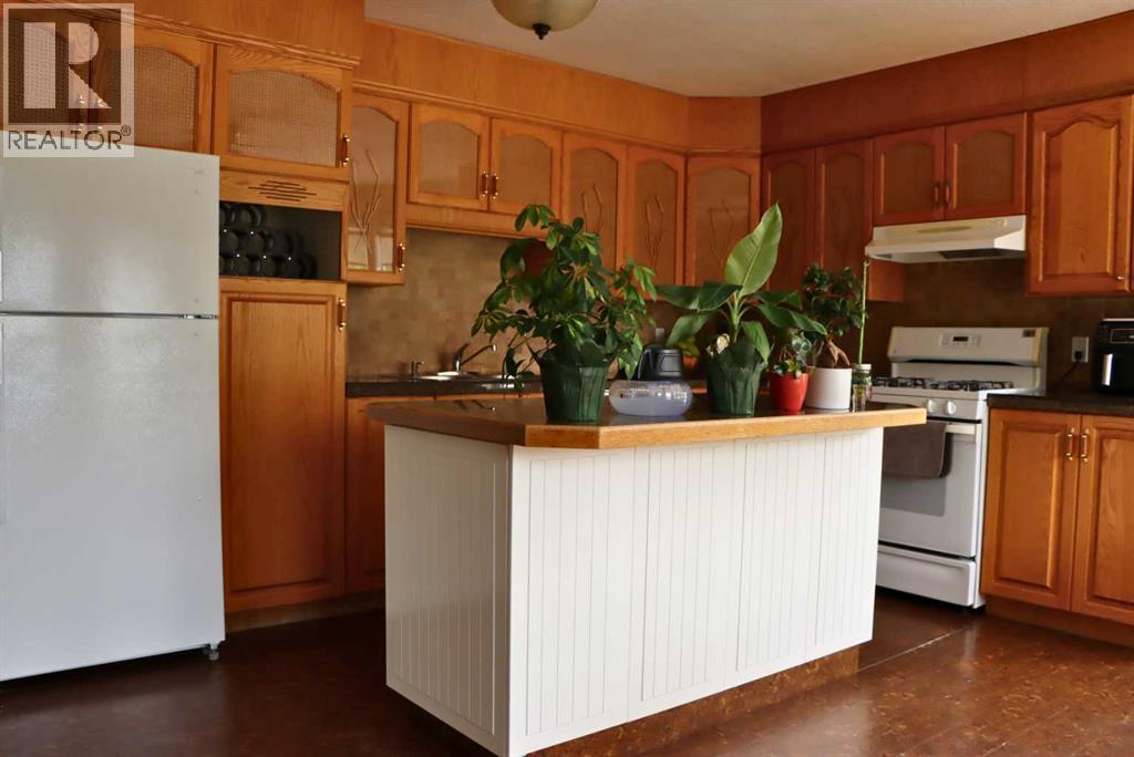 22276 Township Road 704 - 9