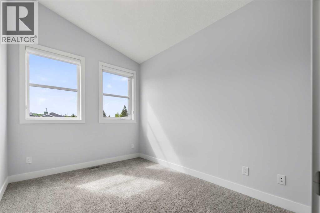 4660 82 Street NW — photo 32