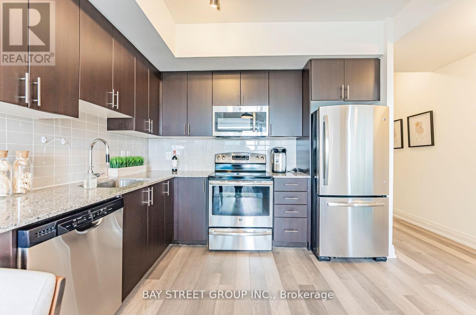 #718 7167 YONGE STREET - 17