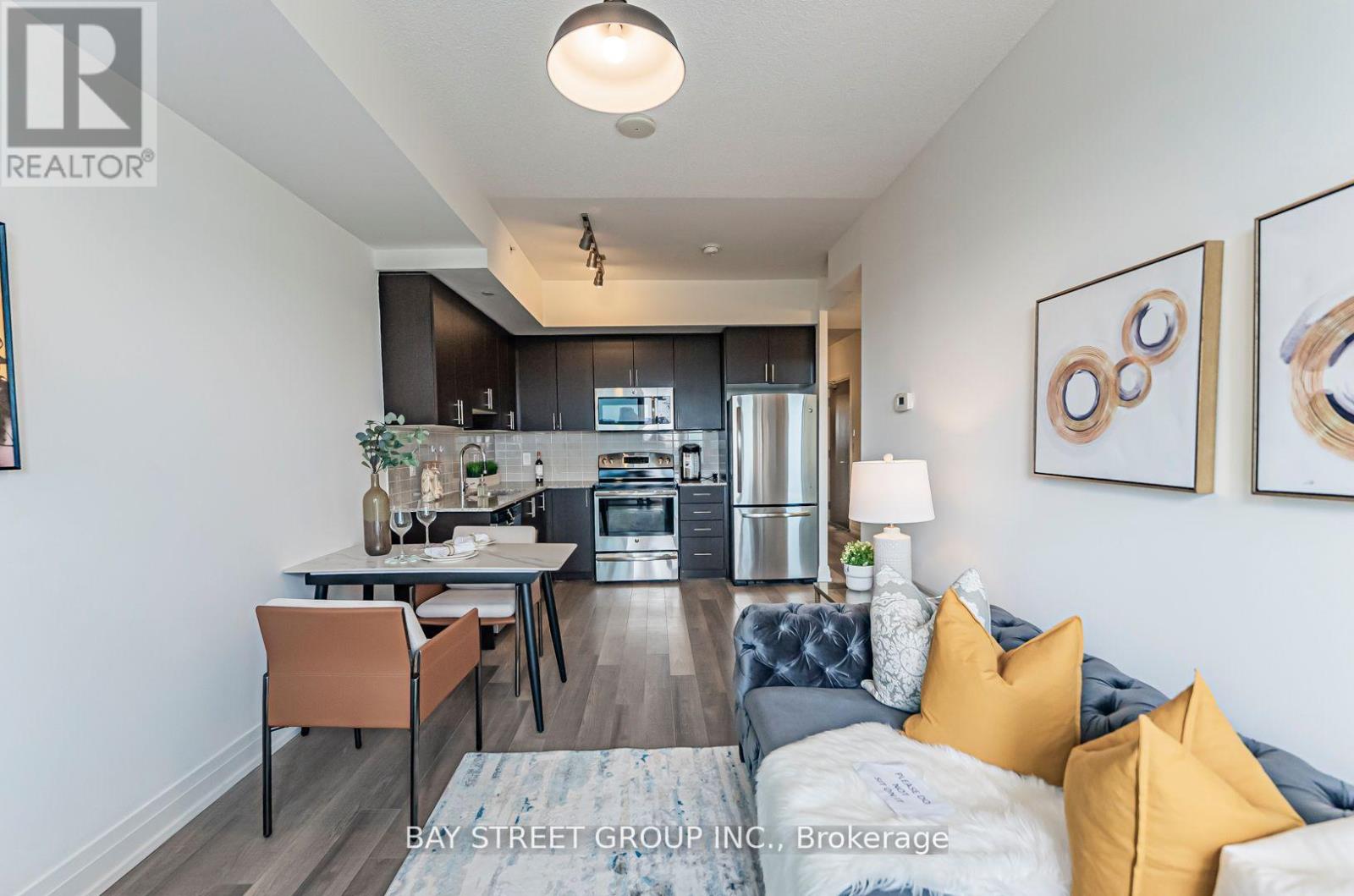 #718 7167 YONGE STREET - 23