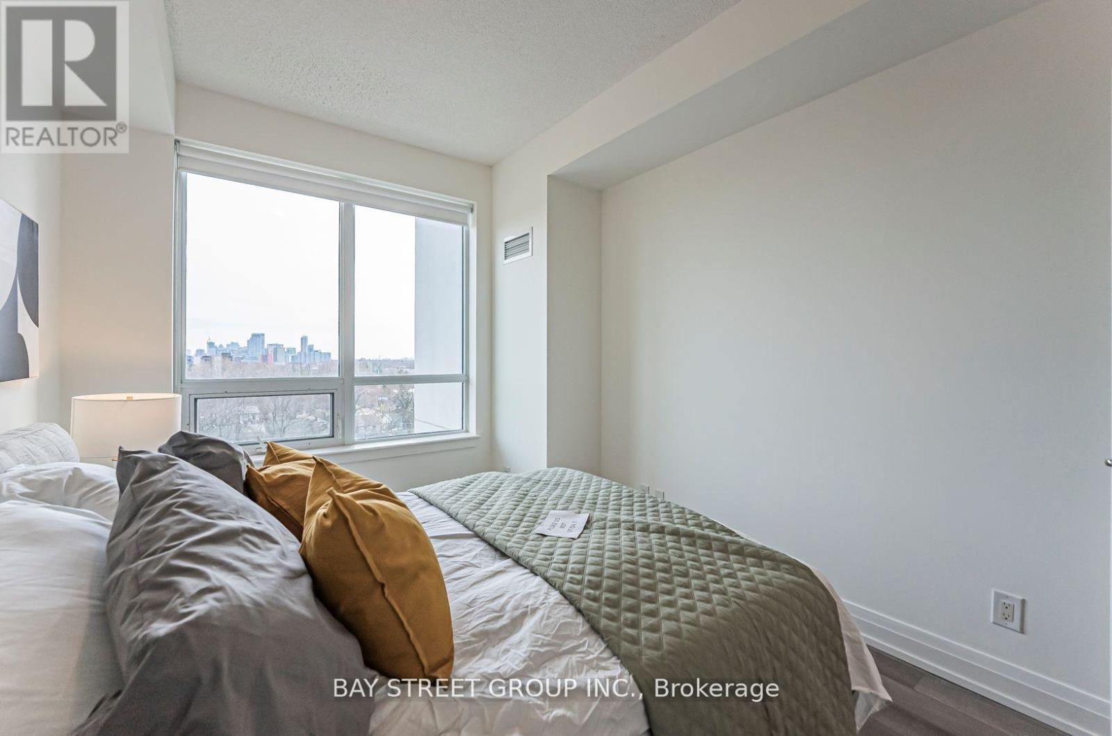 #718 7167 YONGE STREET - 26