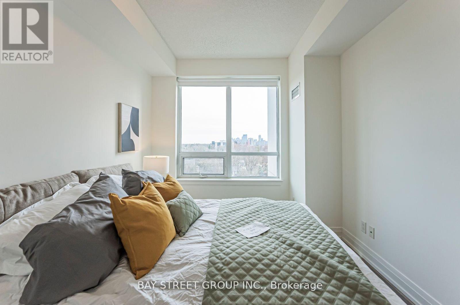 #718 7167 YONGE STREET - 27