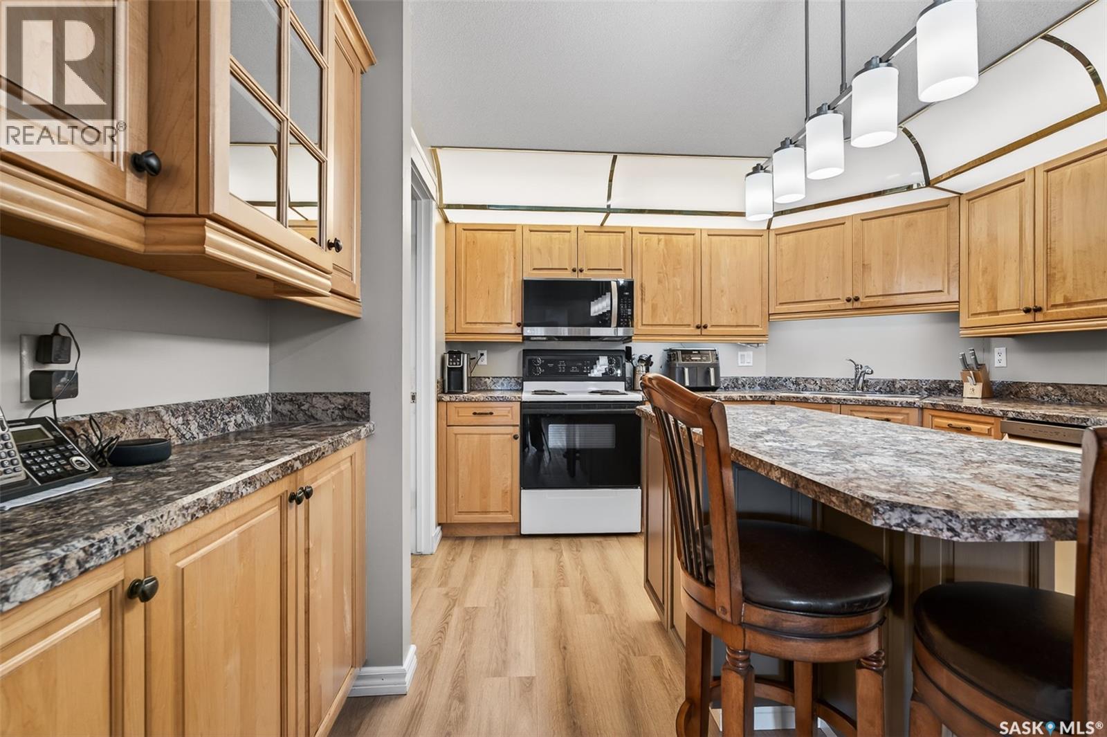 302 240 Athabasca STREET E — photo 34
