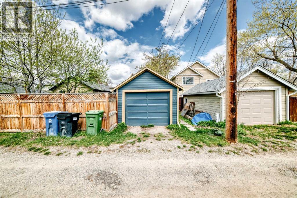 211 10 Avenue NE — photo 10