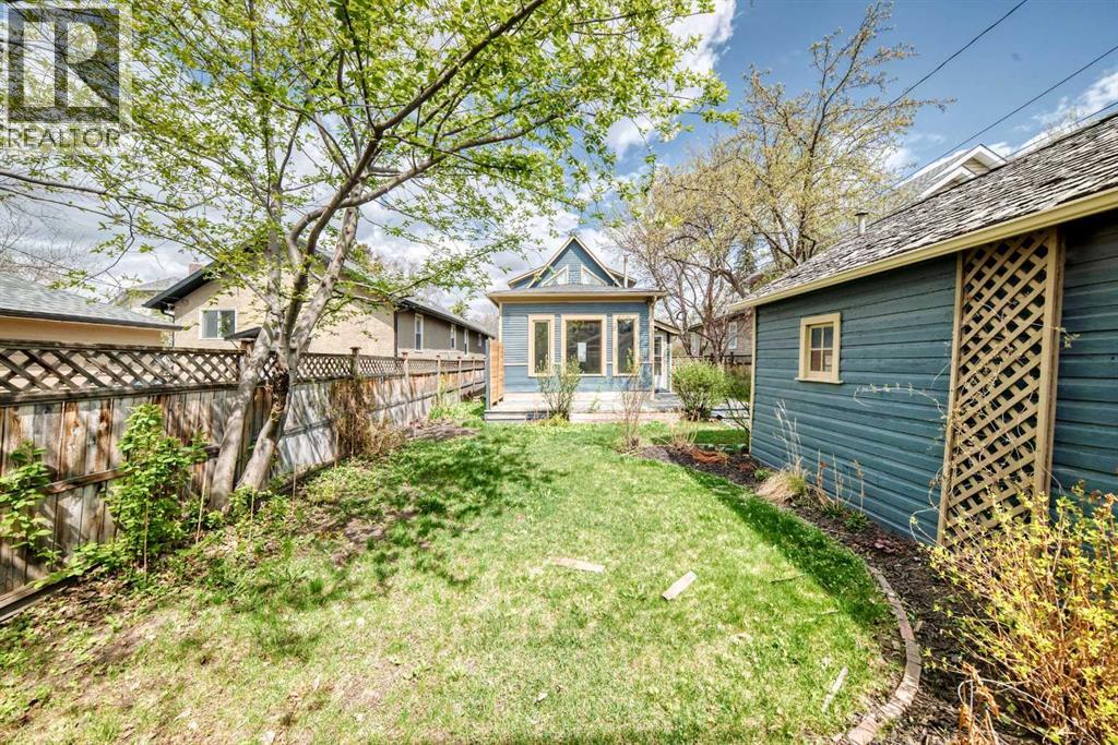 211 10 Avenue NE — photo 13