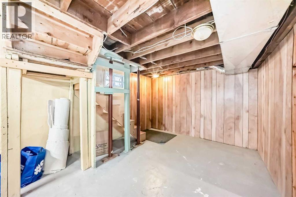 211 10 Avenue NE — photo 40