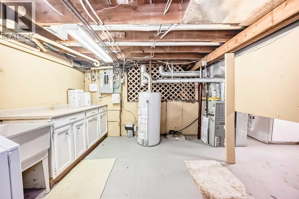 211 10 Avenue NE — photo 45